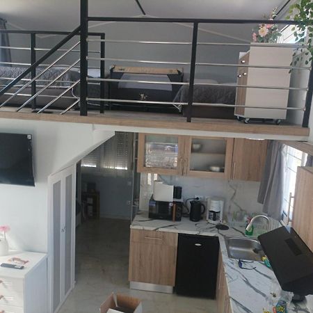 Filio'S Loft Near Airport Villa Artemida  Bagian luar foto