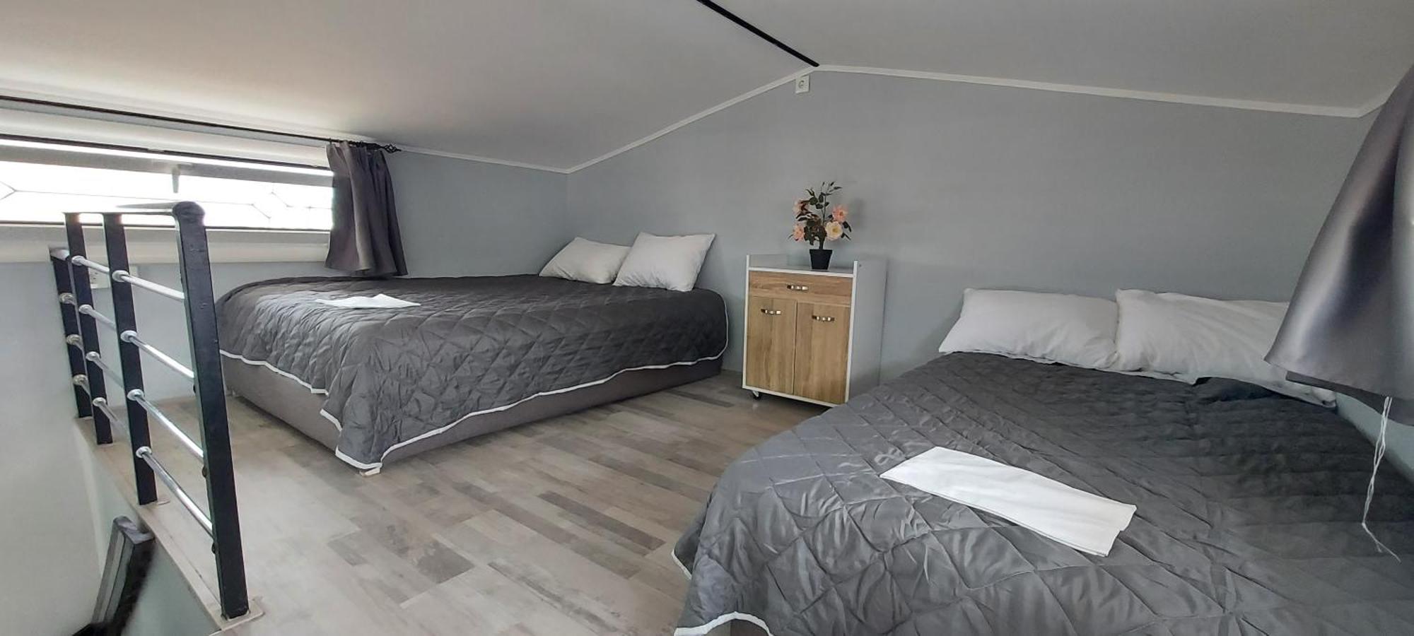 Filio'S Loft Near Airport Villa Artemida  Bagian luar foto