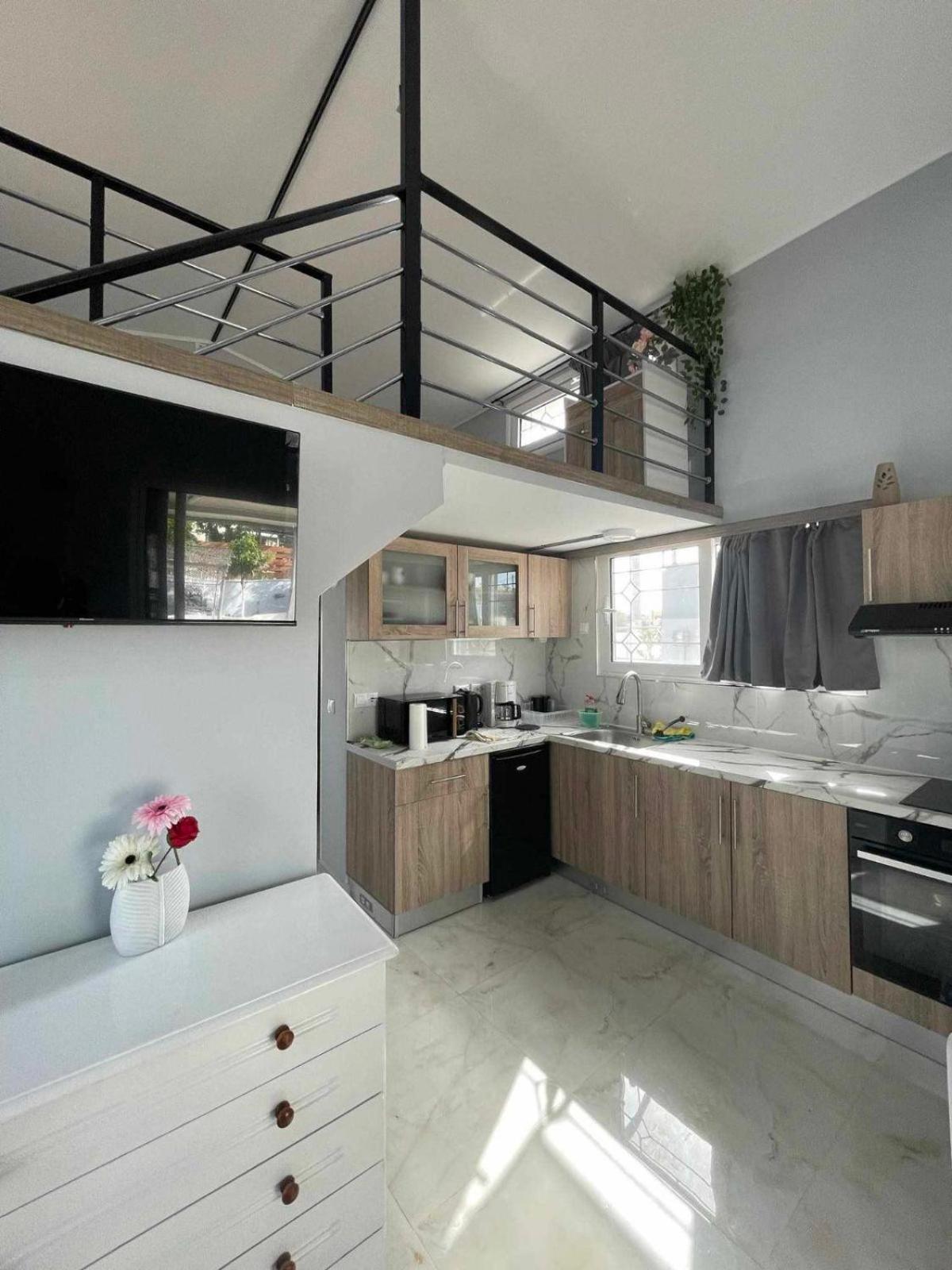 Filio'S Loft Near Airport Villa Artemida  Bagian luar foto